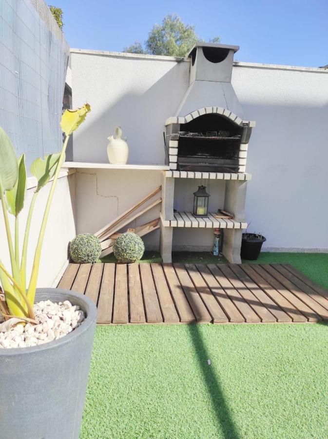 Precioso Bungalow Luminoso Con Piscina Y Terraza. Hébergement de vacances