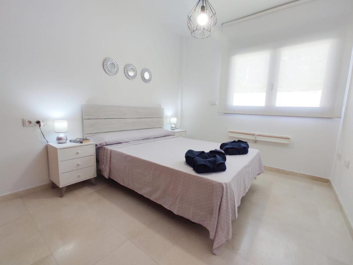 Hébergement de vacances Precioso Bungalow Luminoso Con Piscina Y Terraza. *